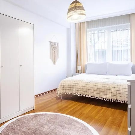 Magnificent Flat With Location In Sisli Istambul
